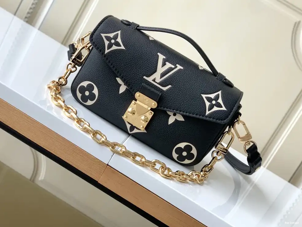 WEST EAST POCHETTE LOUIS VUITTON METIS 0505
